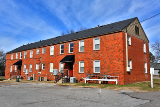 University Falls Apartments in Norman, OK - Building Photo - Building Photo