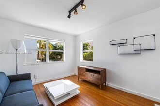 4015 Meridian Ave in Miami Beach, FL - Building Photo - Building Photo
