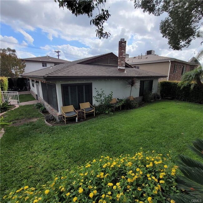 303 S Kenneth Rd