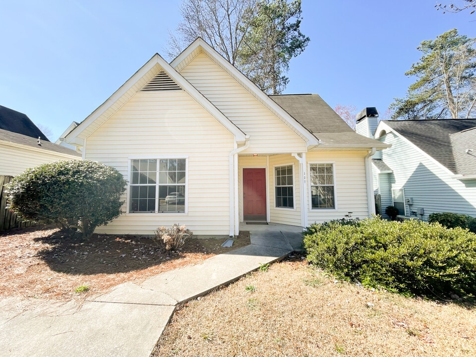 127 Fredricksburg Way in Columbia, SC - Building Photo