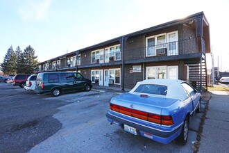 2027 N Mannheim Rd in Melrose Park, IL - Foto de edificio - Building Photo
