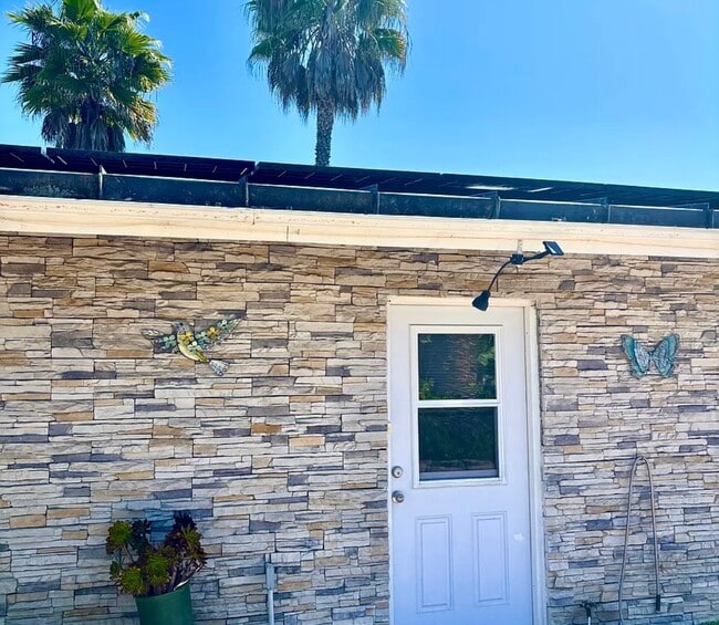 99 Pepper Tree Rd, Unit Apartment