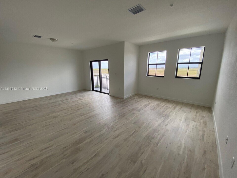 15500 SW 136th St-Unit -206 in Miami, FL - Building Photo