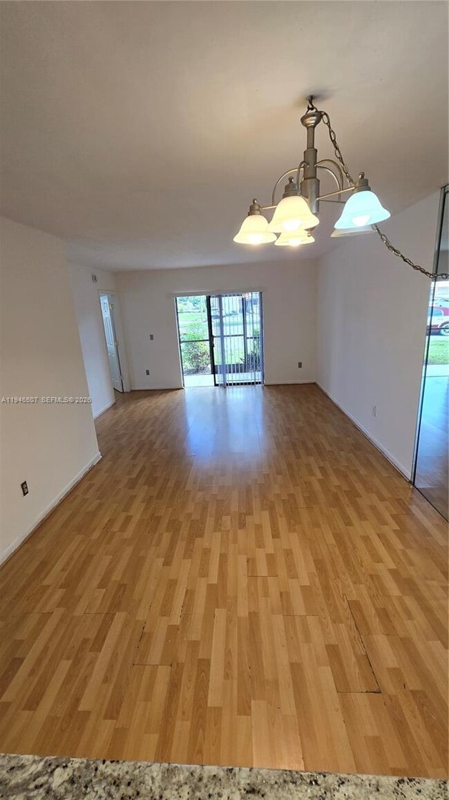 871 NE 207th Ln in Miami, FL - Building Photo - Building Photo