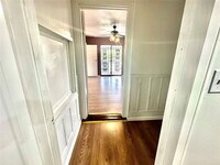 10513 Peach St photo'