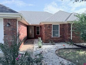 703 Windsor Ln in Bentonville, AR - Building Photo - Building Photo