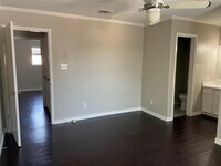 6111 Beverly Hill St photo'