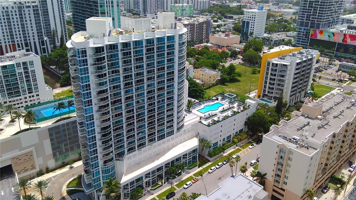 480 NE 30th St in Miami, FL - Building Photo