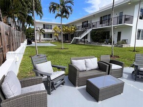 1750 S Treasure Dr in North Bay Village, FL - Building Photo - Building Photo