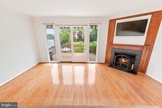2023 Chadds Ford Dr in Reston, VA - Building Photo - Building Photo
