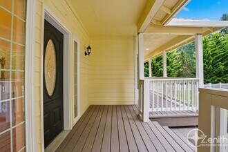 12216 NE 158th St in Brush Prairie, WA - Building Photo - Building Photo