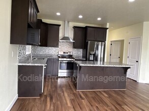 12724 S Quail Lake Dr in Riverton, UT - Building Photo - Building Photo