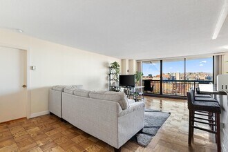60 Longwood Ave in Brookline, MA - Building Photo - Building Photo