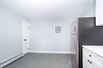 7 Langley Cir in Quincy, MA - Building Photo - Building Photo