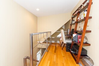928 N Wood St in Chicago, IL - Building Photo - Building Photo