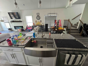 1078 Spicer Dr in Clarksville, TN - Foto de edificio - Building Photo