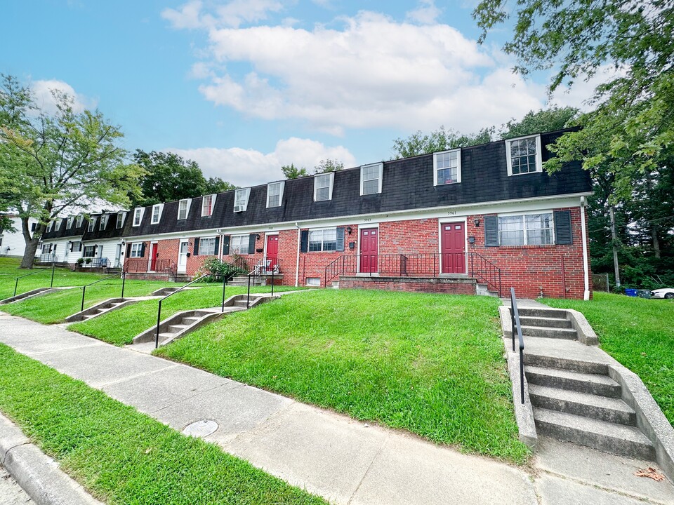 Cedonia Townhomes in Baltimore, MD - Building Photo