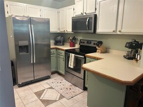 4135 NW 16th Dr in Gainesville, FL - Building Photo - Building Photo