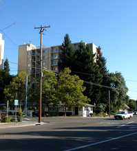 Silvercrest Senior Living Residence in Santa Rosa, CA - Building Photo - Building Photo