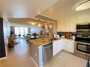 7380 S Ocean Dr in Jensen Beach, FL - Foto de edificio - Building Photo