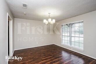 17927 Lake Manor Dr in Houston, TX - Building Photo - Building Photo