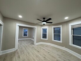 23 King Philip Rd, Unit 2 in Worcester, MA - Building Photo