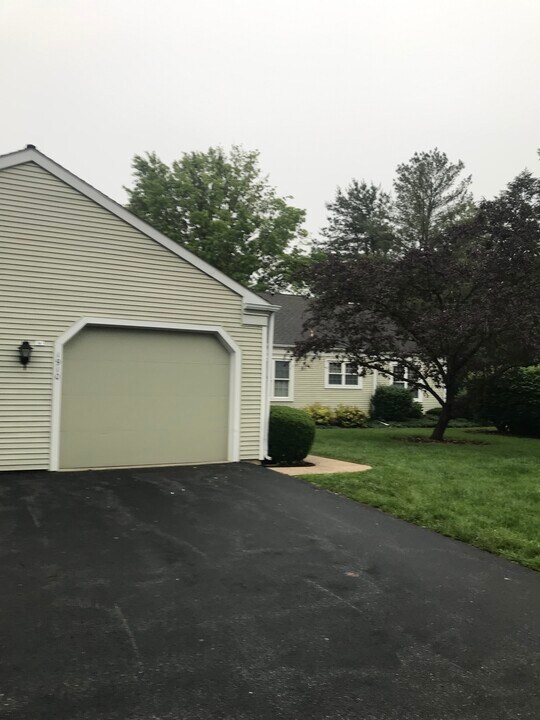 1910 Wexford Rd in Palmyra, PA - Foto de edificio