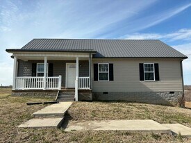 299 Jack Hunt Rd in Tompkinsville, KY - Building Photo