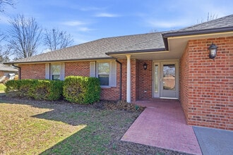 5561 Waterfront Dr N in Columbia, MO - Building Photo - Building Photo