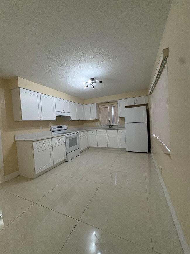 1871 NW 59th Terrace in Sunrise, FL - Building Photo - Building Photo