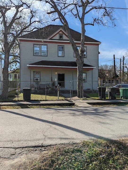 1202 Noble St in Houston, TX - Building Photo