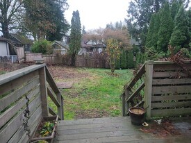 20324 Hampton St in Maple Ridge, BC - Building Photo