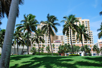 The Strand in West Palm Beach, FL - Foto de edificio - Building Photo