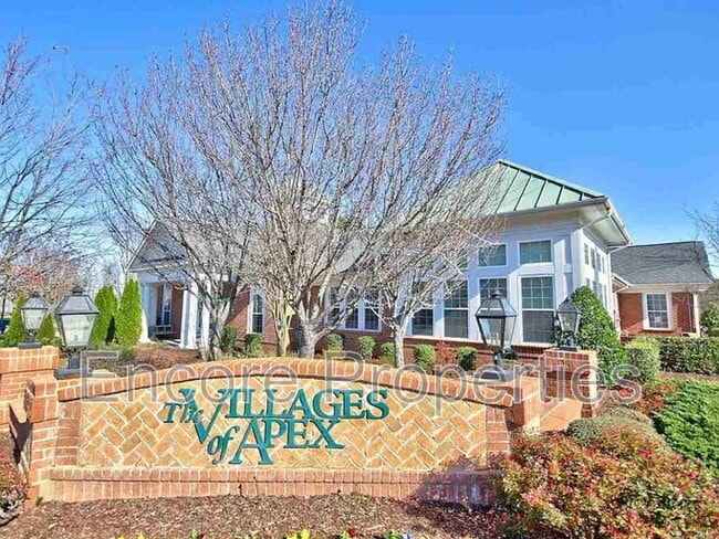 551 Grand Central Sta in Apex, NC - Building Photo - Building Photo