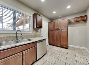 403 Woodbine St in Brooklyn, NY - Foto de edificio - Building Photo