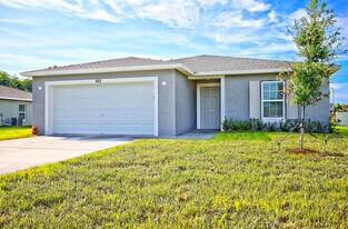 1292 SW Lawndale Ave in Port St. Lucie, FL - Building Photo