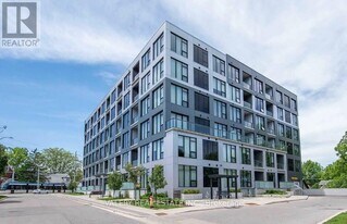 690 King St W in Kitchener, ON - Building Photo