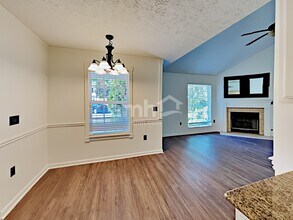 126 Walton Village Dr in Hendersonville, TN - Foto de edificio - Building Photo