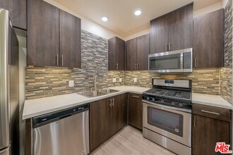 124 W Colorado St in Glendale, CA - Building Photo - Building Photo