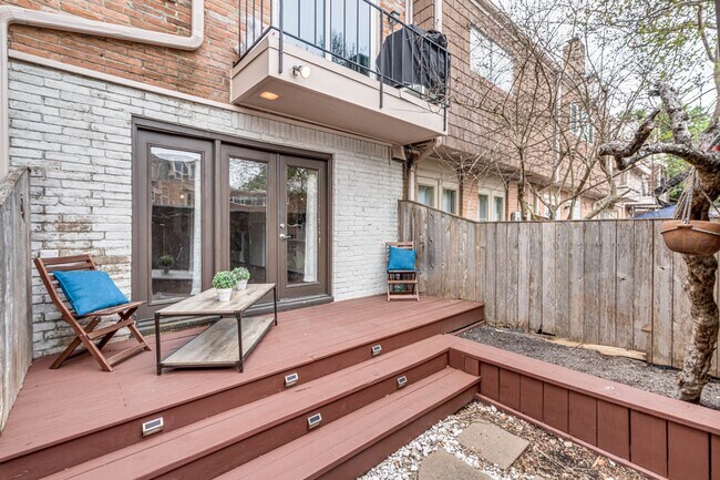 384 N Post Oak Ln in Houston, TX - Building Photo - Building Photo