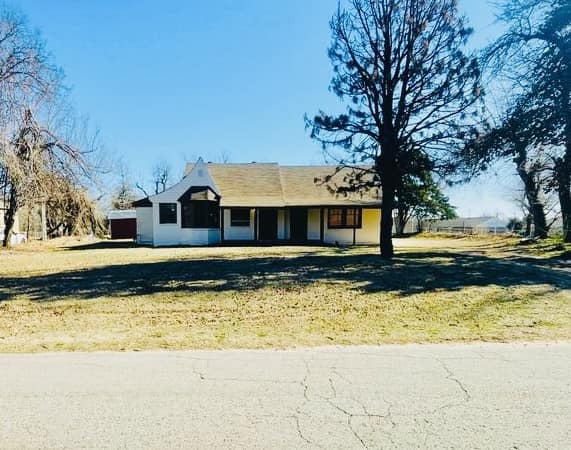 1820 Overholser Dr in Choctaw, OK - Building Photo