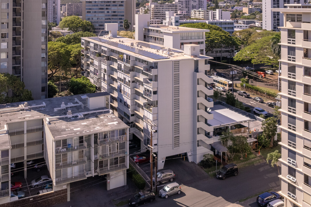 Punahala in Honolulu, HI - Building Photo