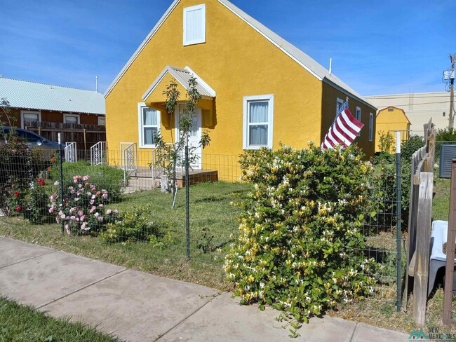 property at 1620 Gidding St