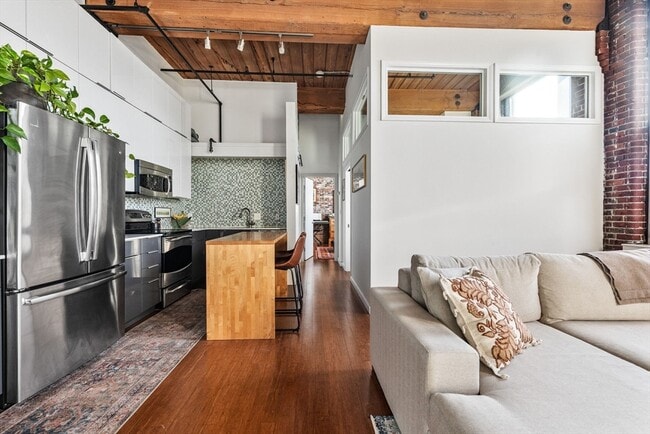 320 W 2nd St in Boston, MA - Building Photo - Building Photo