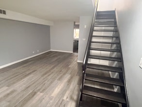 6203 Kit Carson Dr in Hanover Park, IL - Foto de edificio - Building Photo