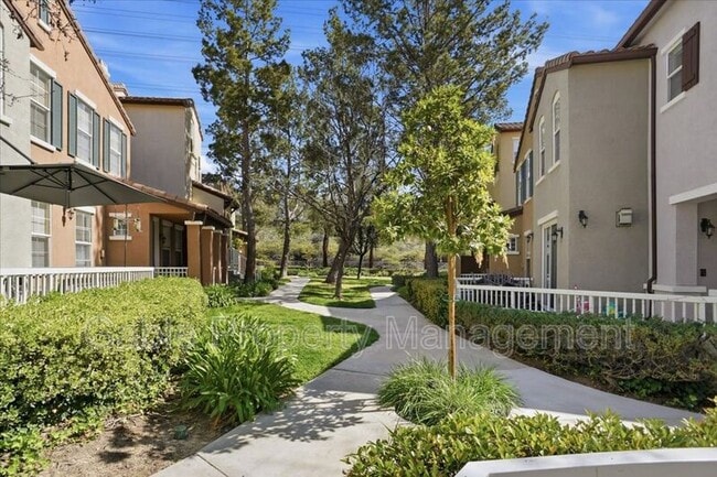 23434 Abbey Glen Pl in Santa Clarita, CA - Building Photo - Building Photo