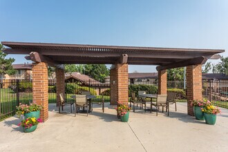 Ridgeview Place in Colorado Springs, CO - Foto de edificio - Building Photo