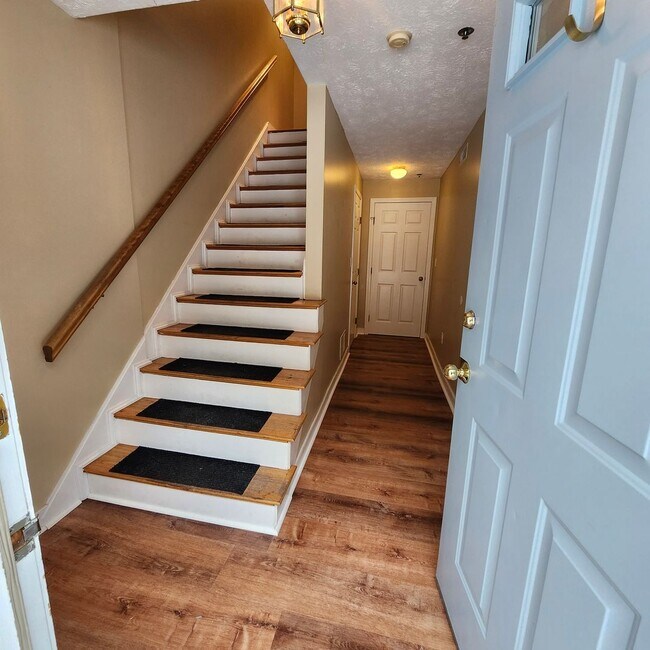 14 Shoal Creek Rd in Hudson, NH - Building Photo - Building Photo