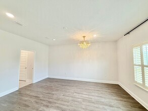 7926 Burnside Lp in Bellview, FL - Building Photo - Building Photo