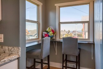 127 E 14th St in Port Angeles, WA - Building Photo - Building Photo